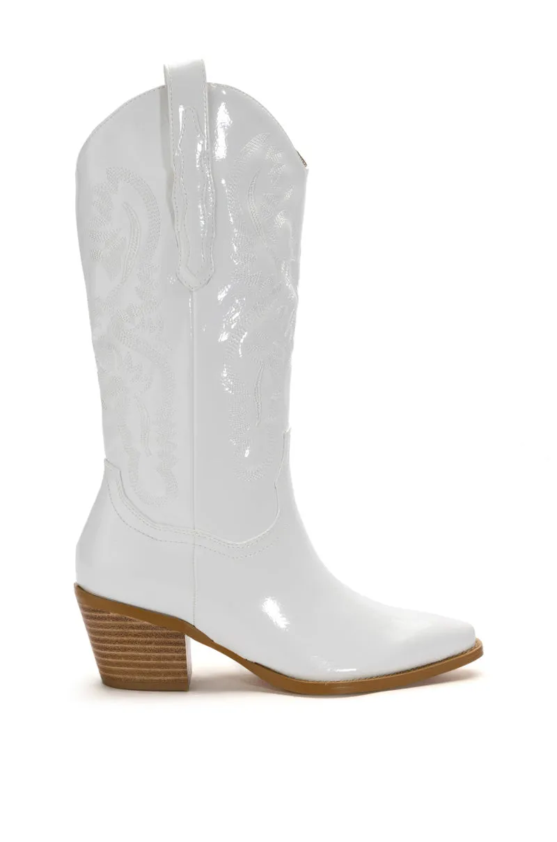 AZALEA WANG ANDREA CHUNKY WESTERN BOOT IN WHITE